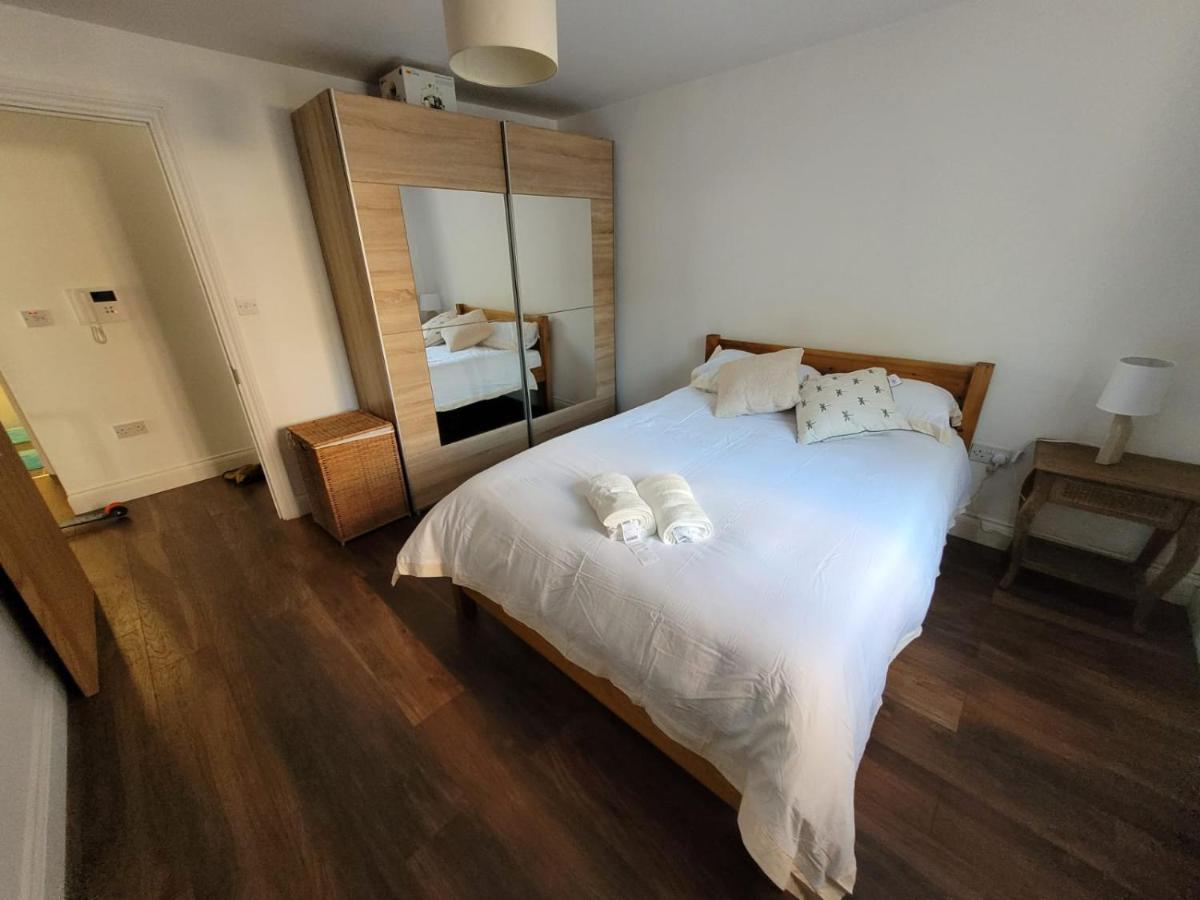 Comfortable Two Bedroom Modern Apartment Londyn Zewnętrze zdjęcie