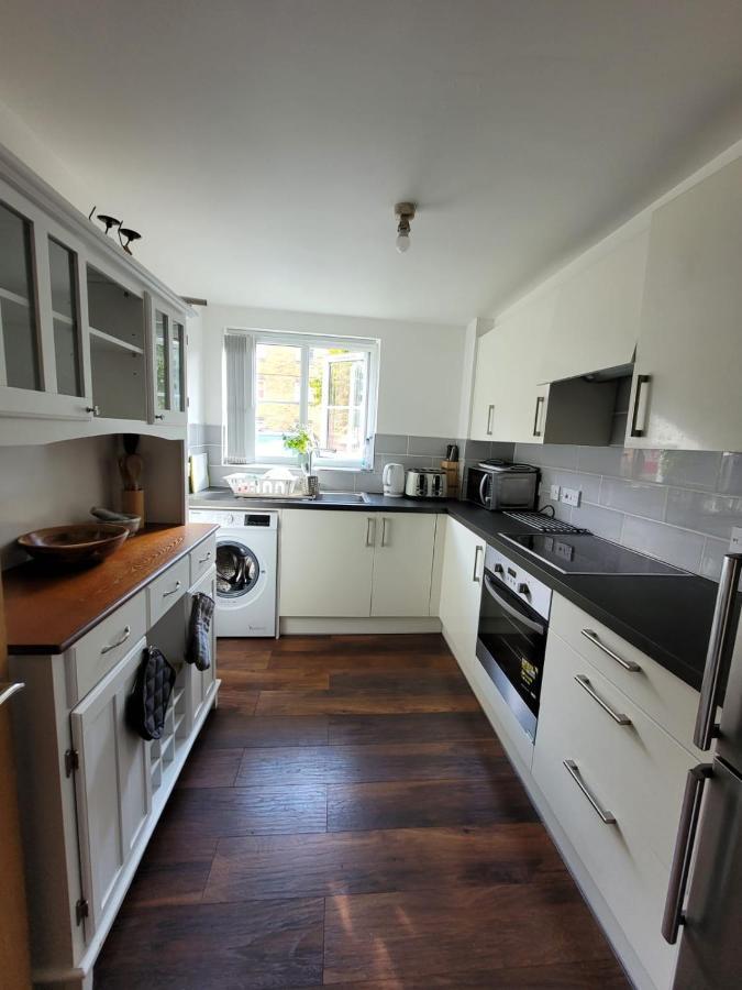 Comfortable Two Bedroom Modern Apartment Londyn Zewnętrze zdjęcie