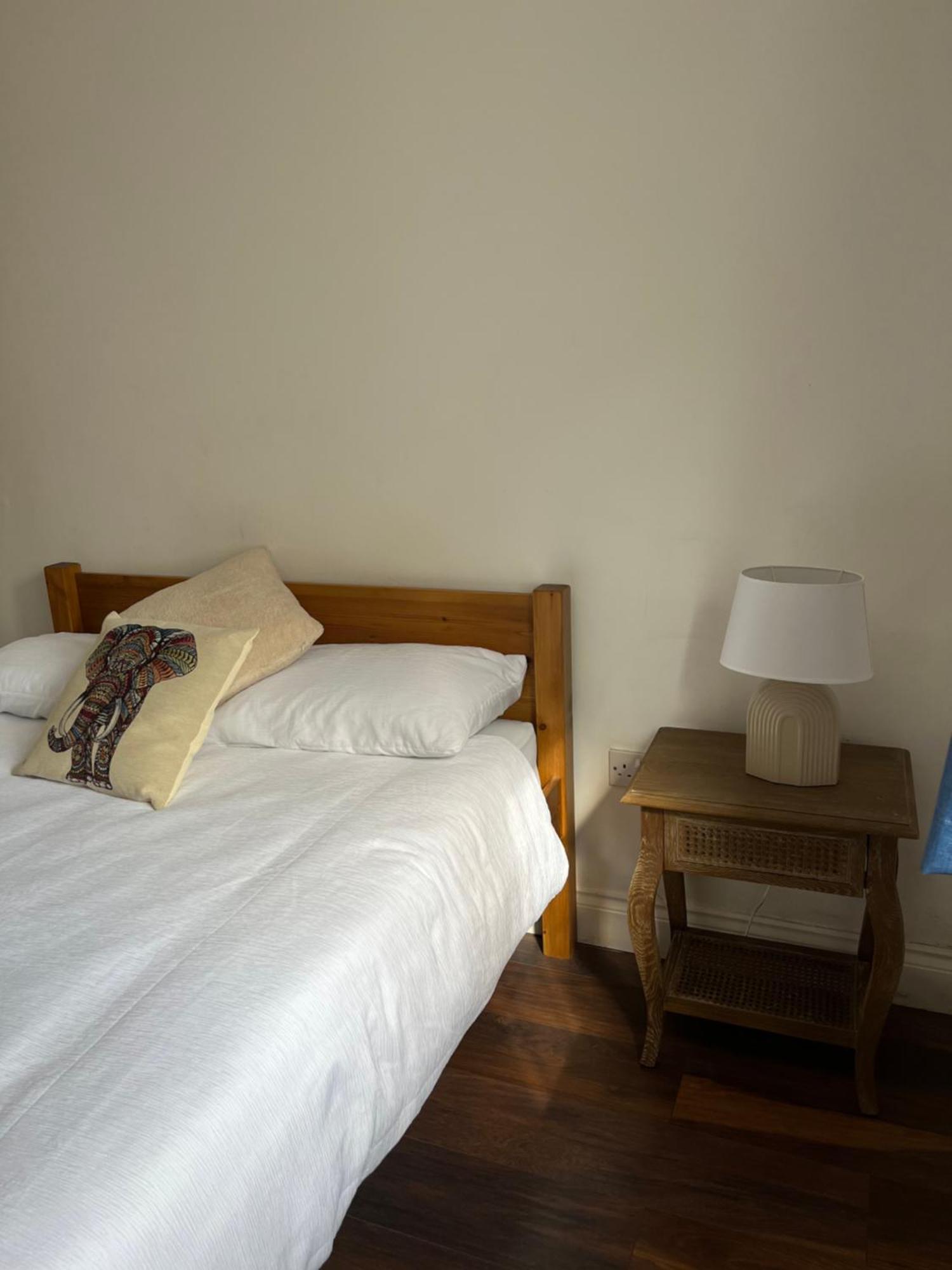 Comfortable Two Bedroom Modern Apartment Londyn Zewnętrze zdjęcie